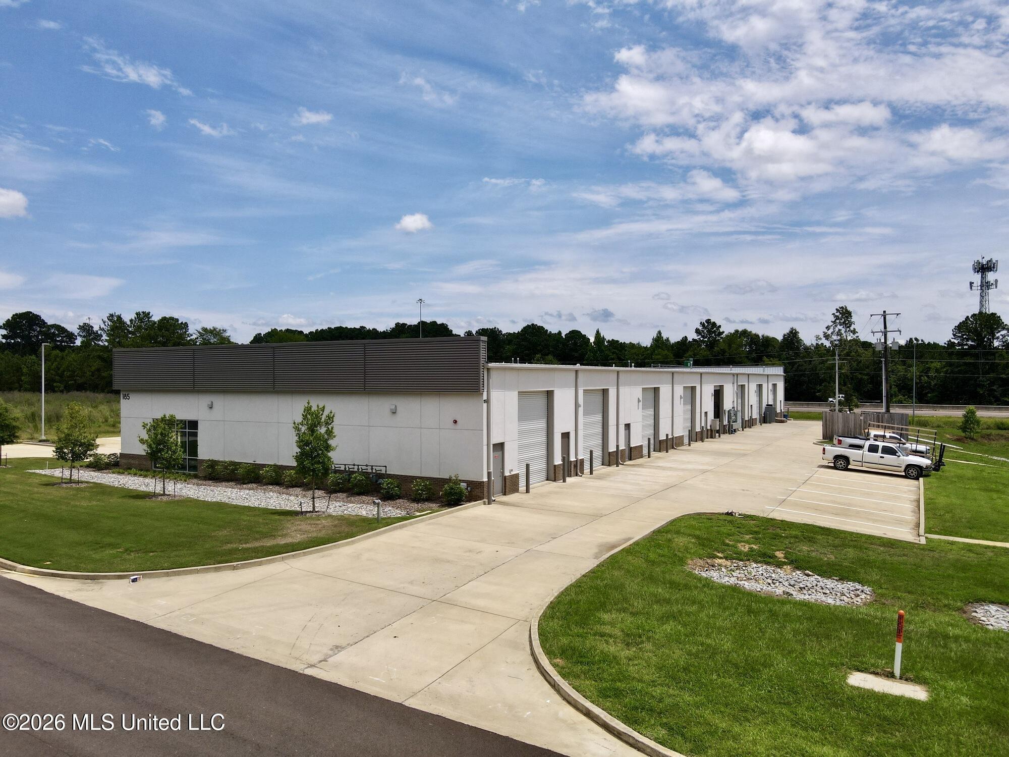 185 Country Place Parkway — photo