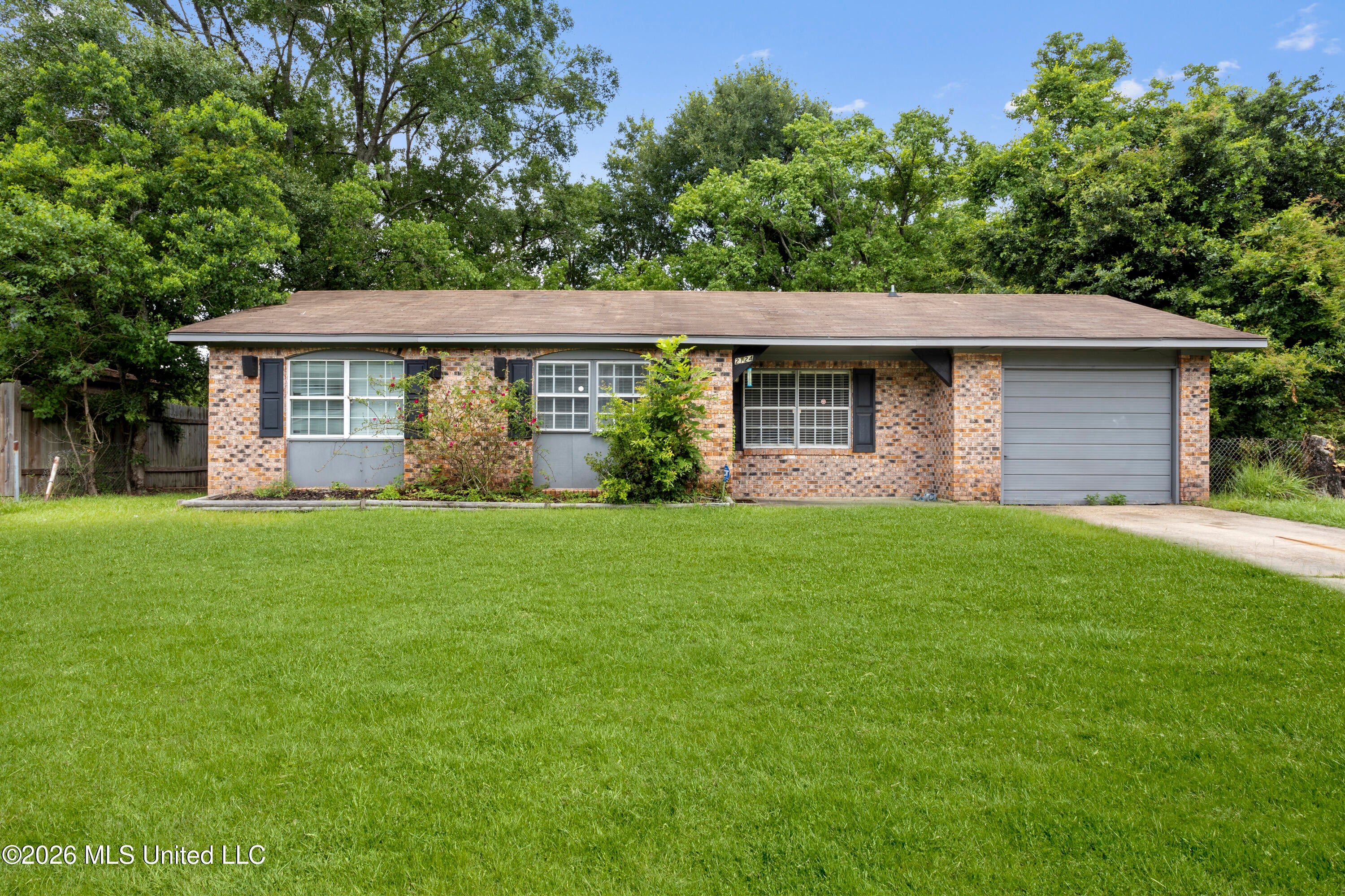 2124 Chestwood Road — photo