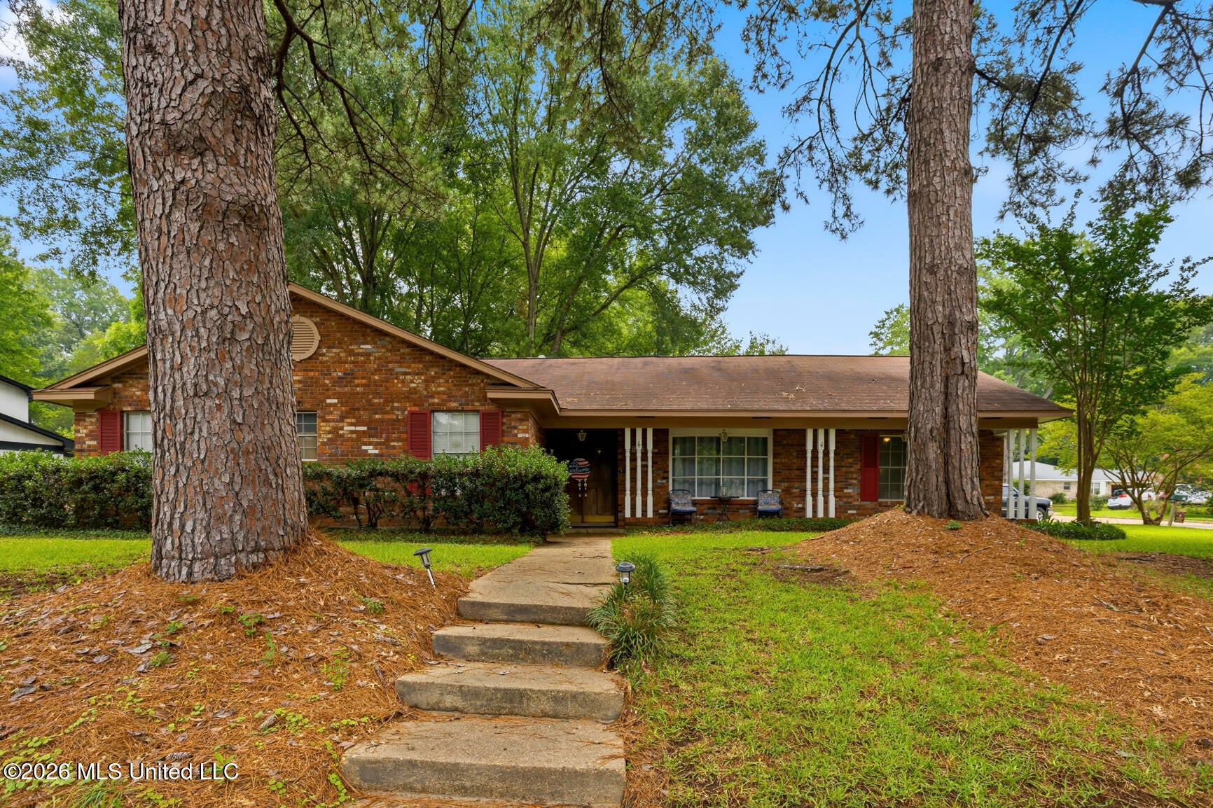 1210 Huntcliff Way — photo