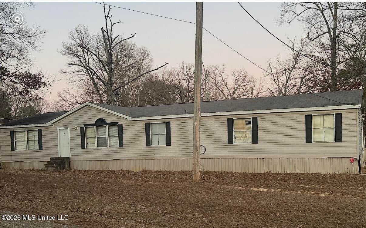 1000 Horse Shoe Circle — photo