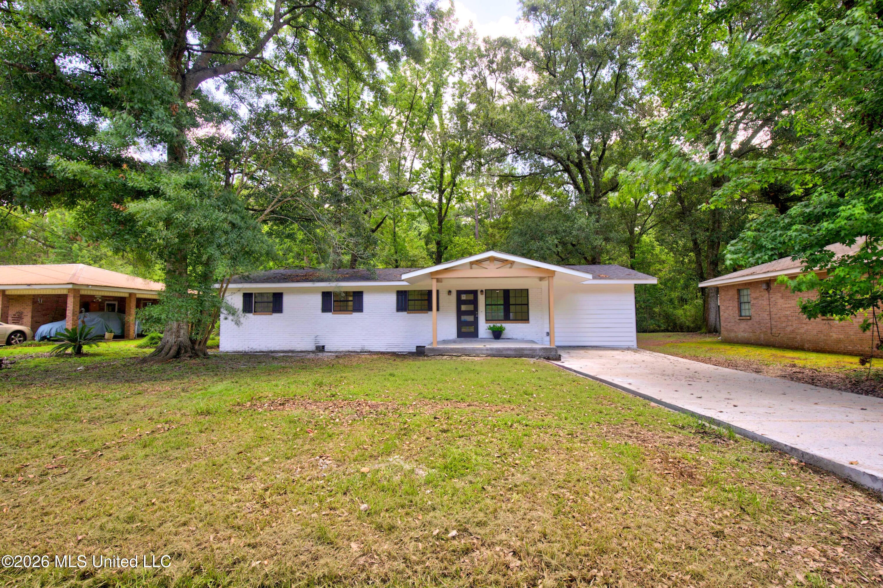 839 Herrin Drive — photo