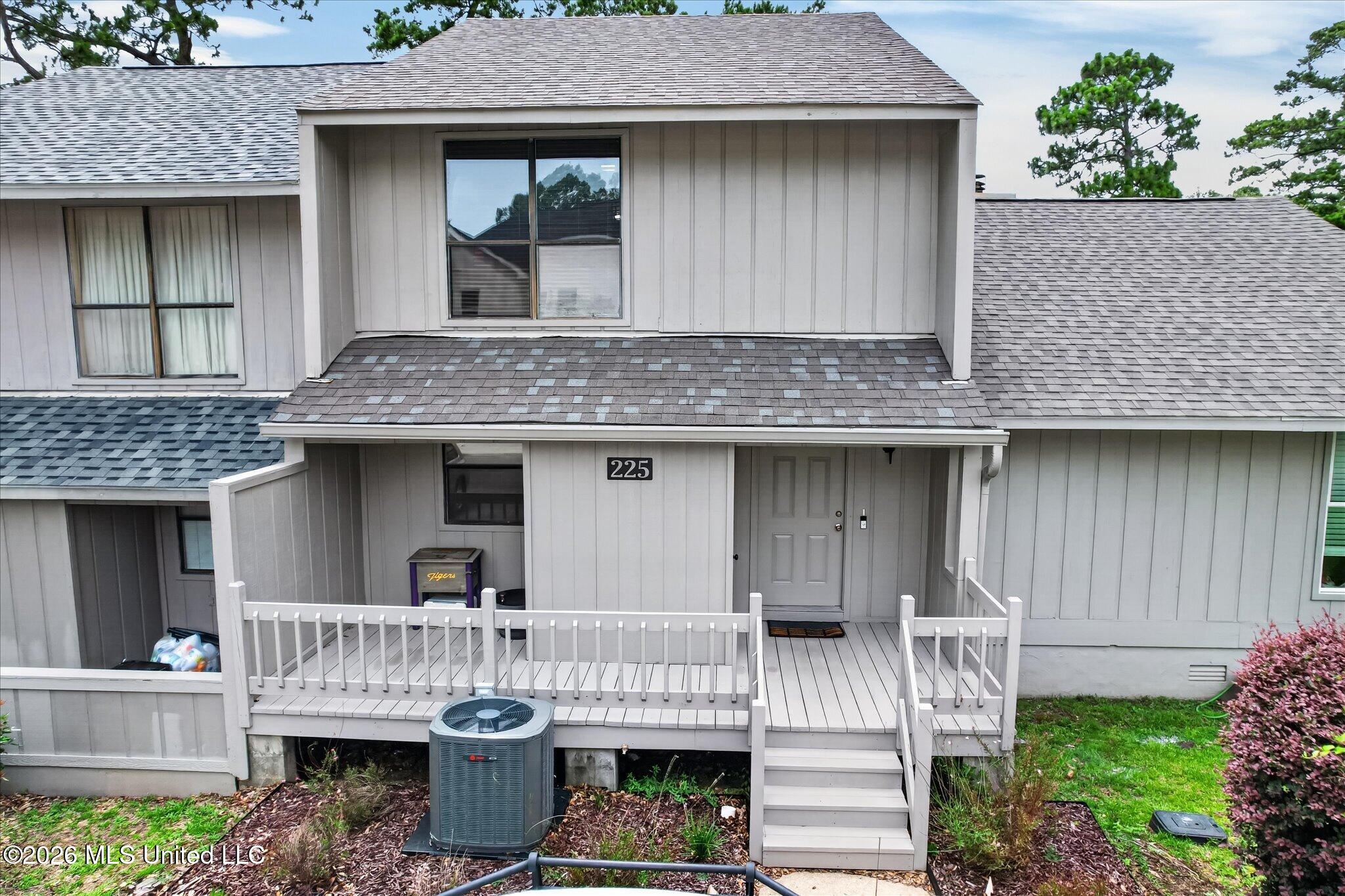 225 Highpoint Drive — photo