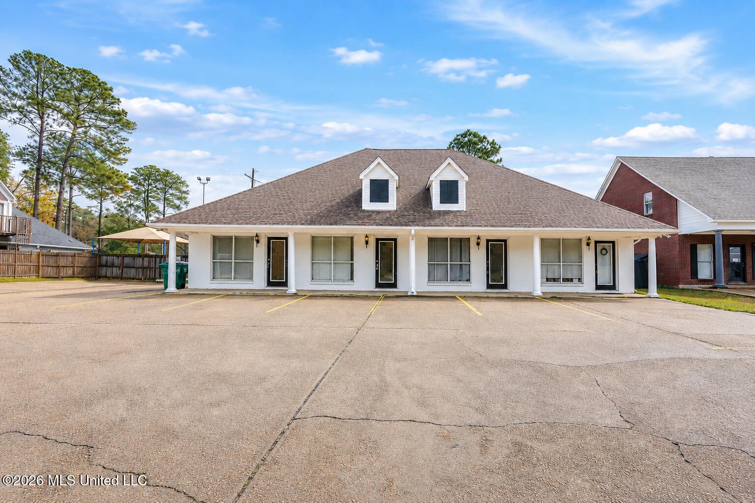 1041 Lake Village — photo