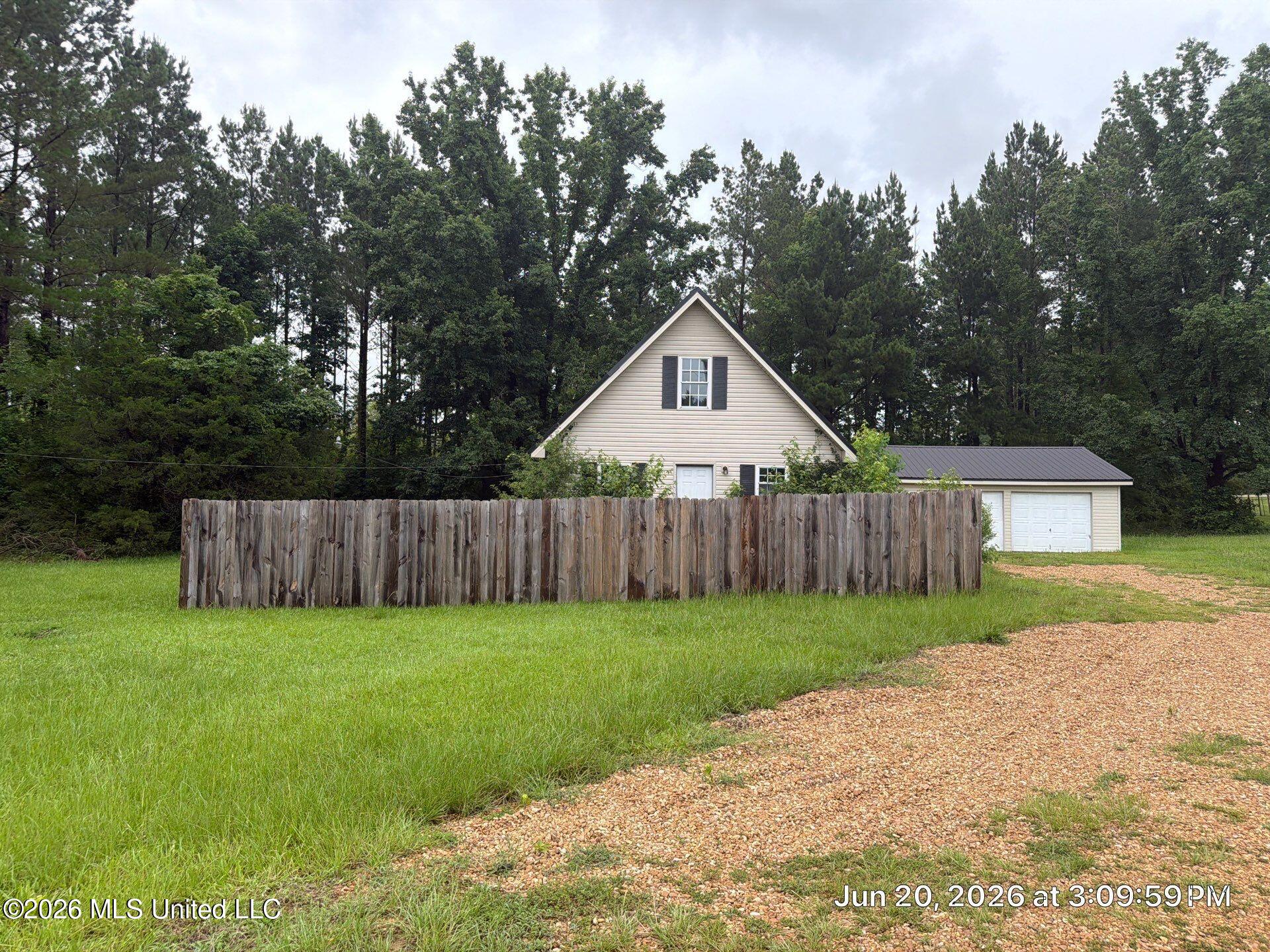 3654 Highway 16 E — photo