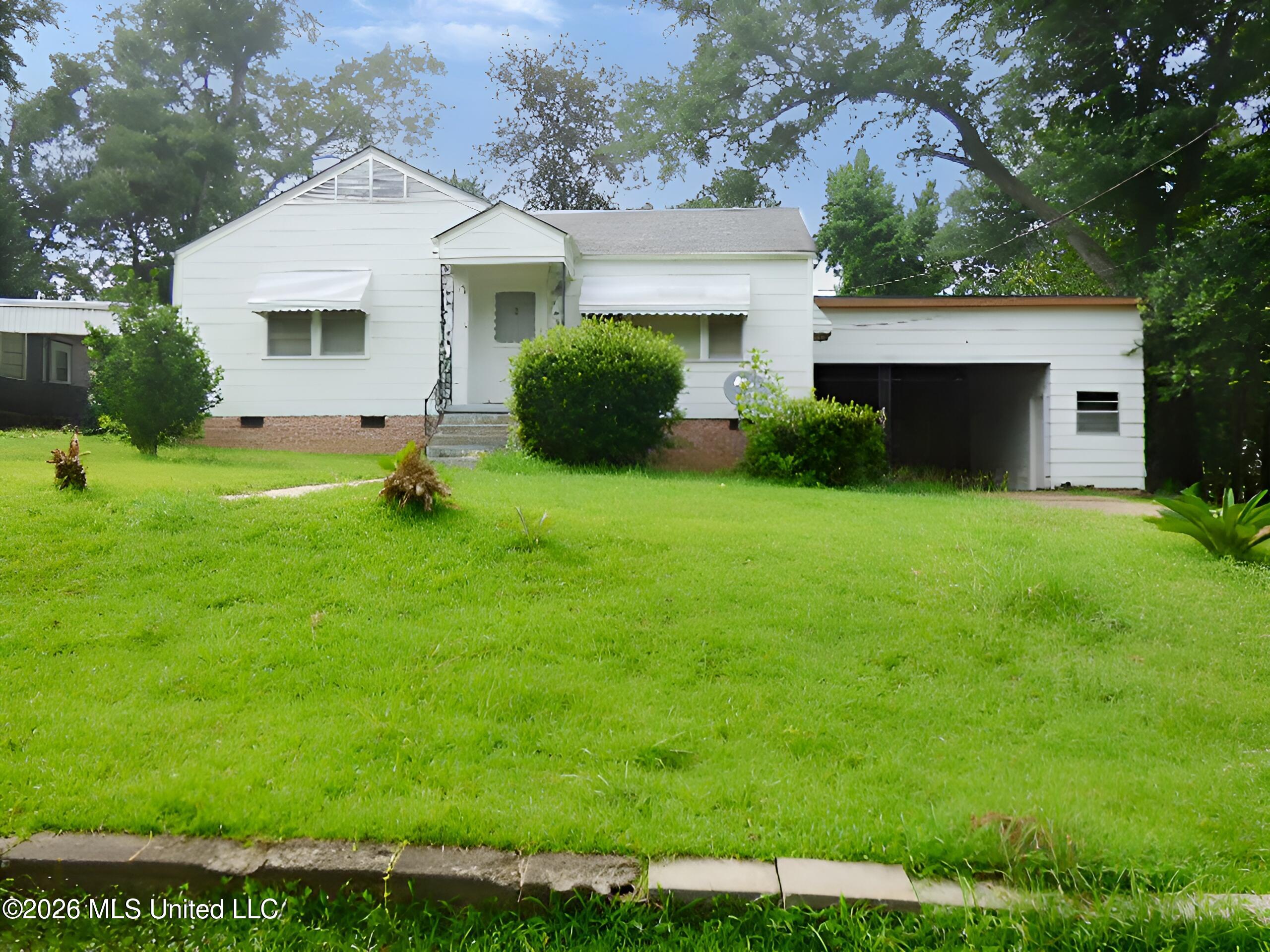 213 Oakland Drive — photo