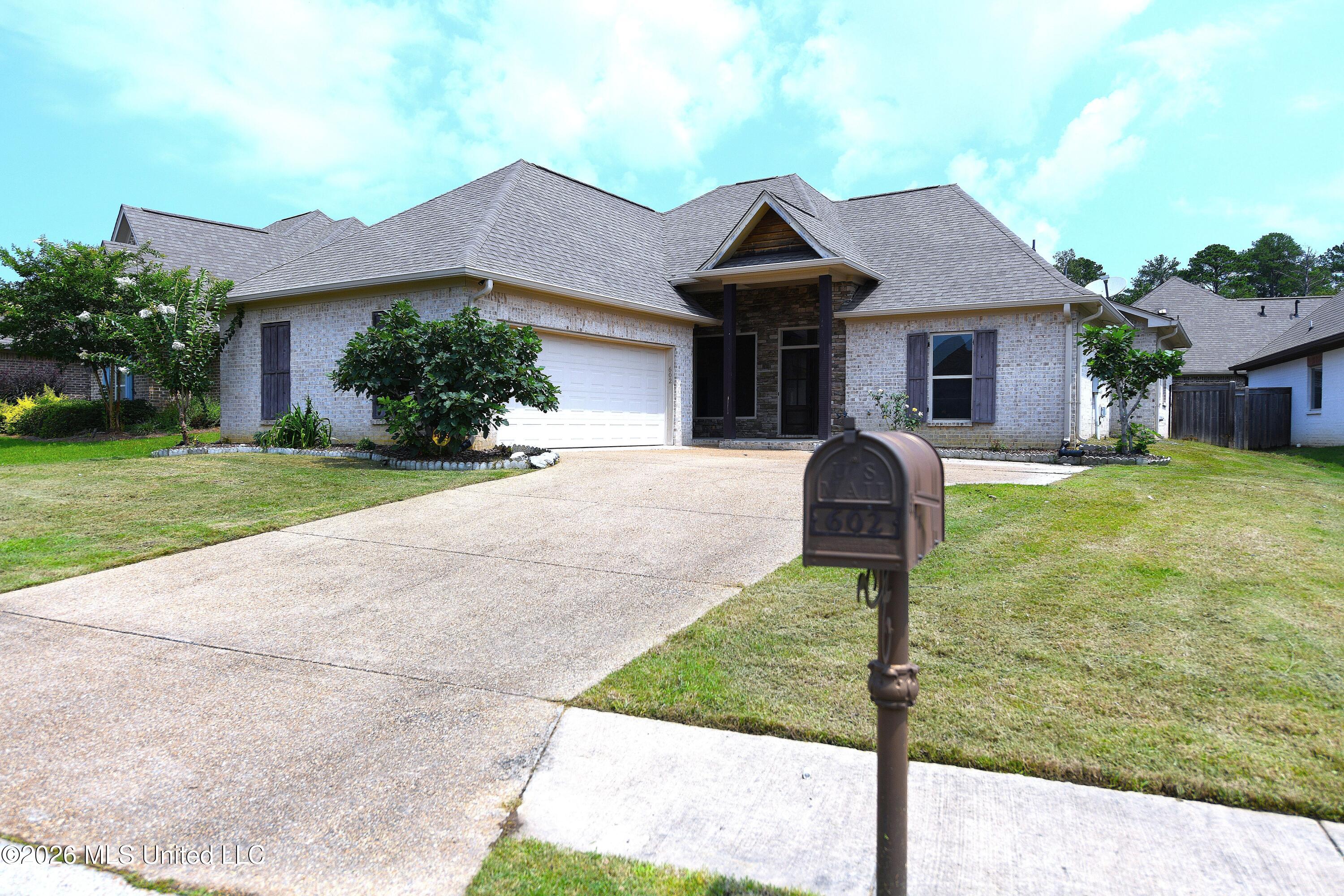 602 Emerald Court — photo