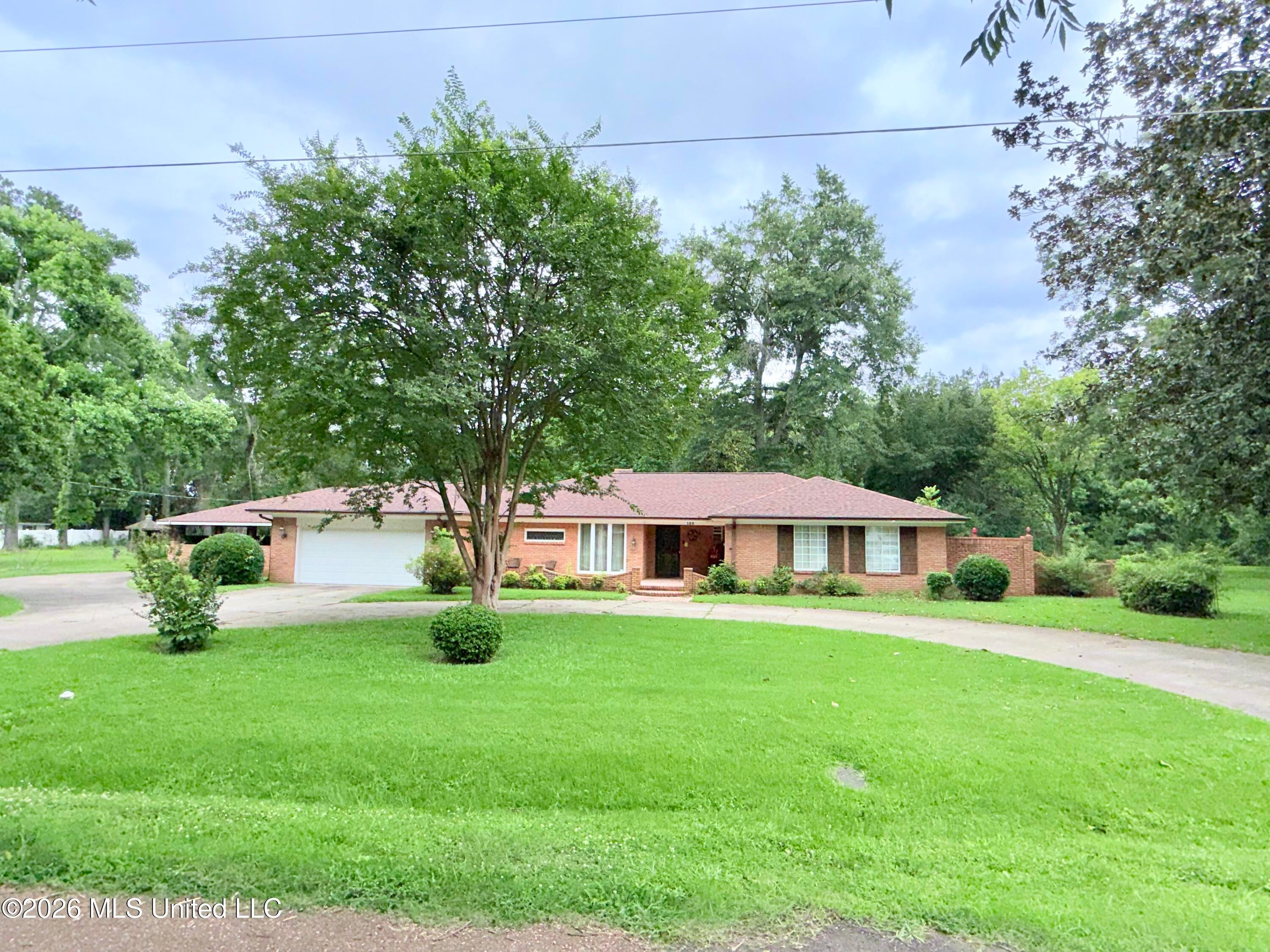 123 Devalda Drive — photo