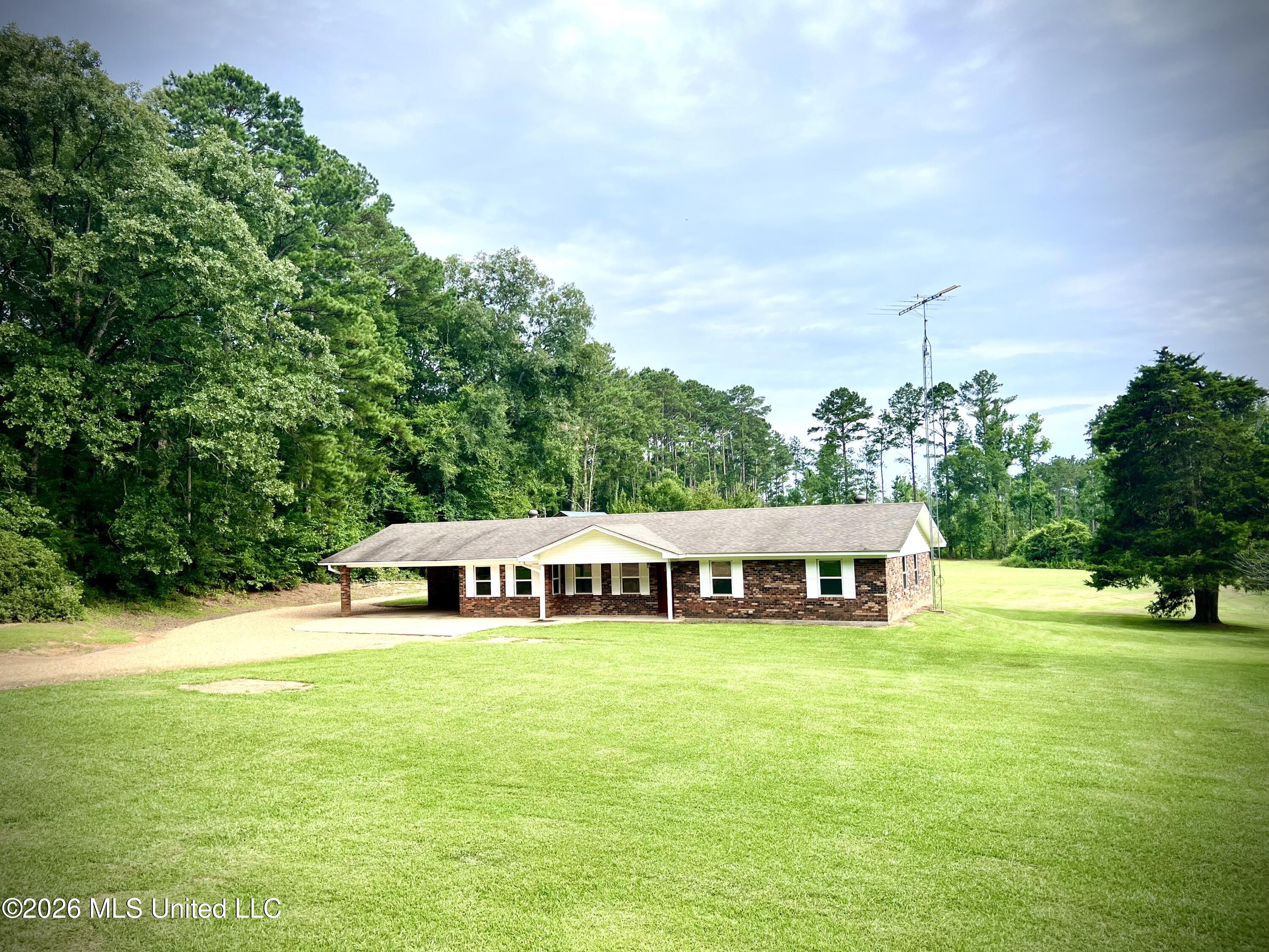 399 Freeman Rd Sw, Summit, MS 39666