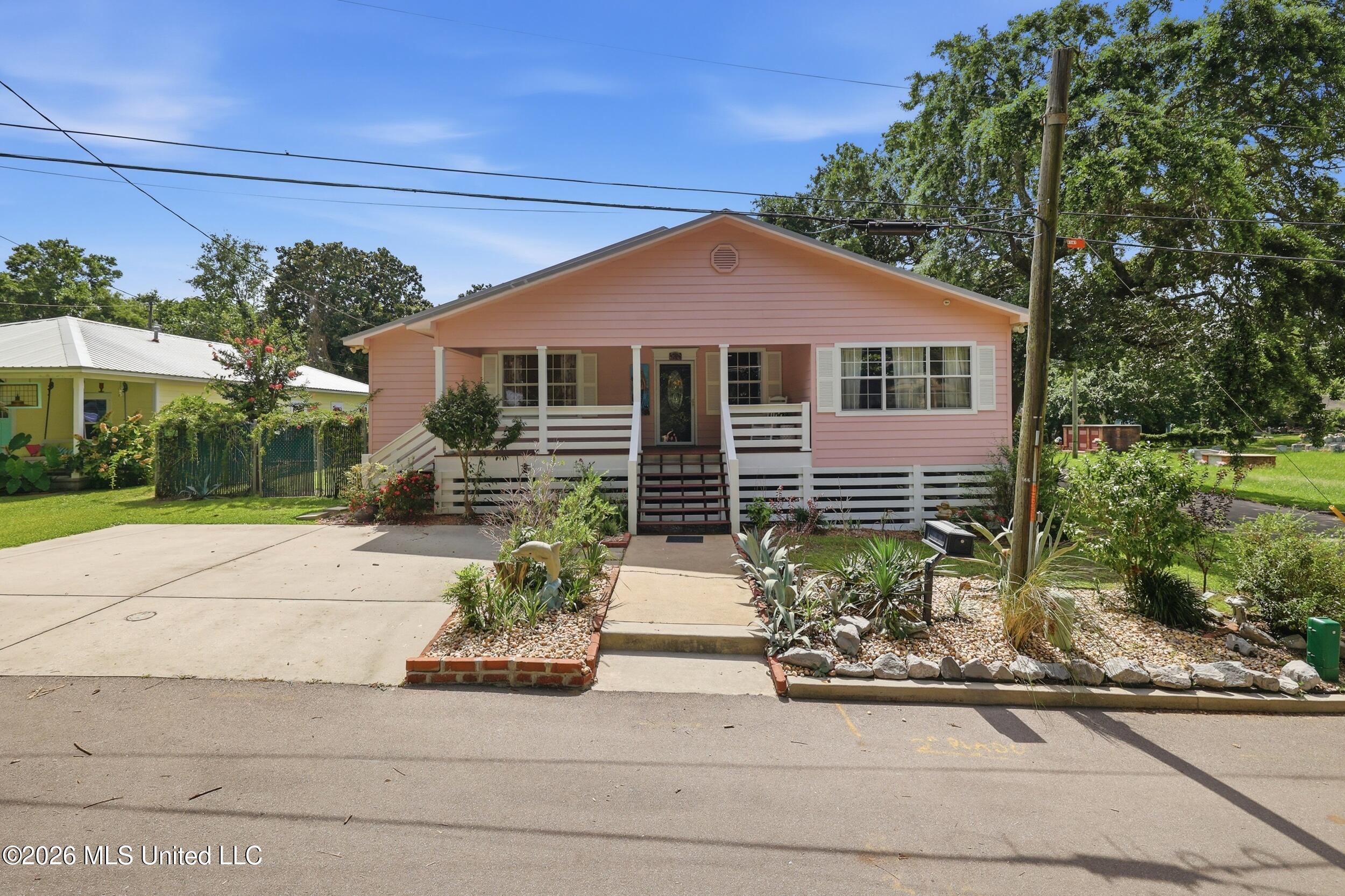 141 Caldwell Avenue — photo
