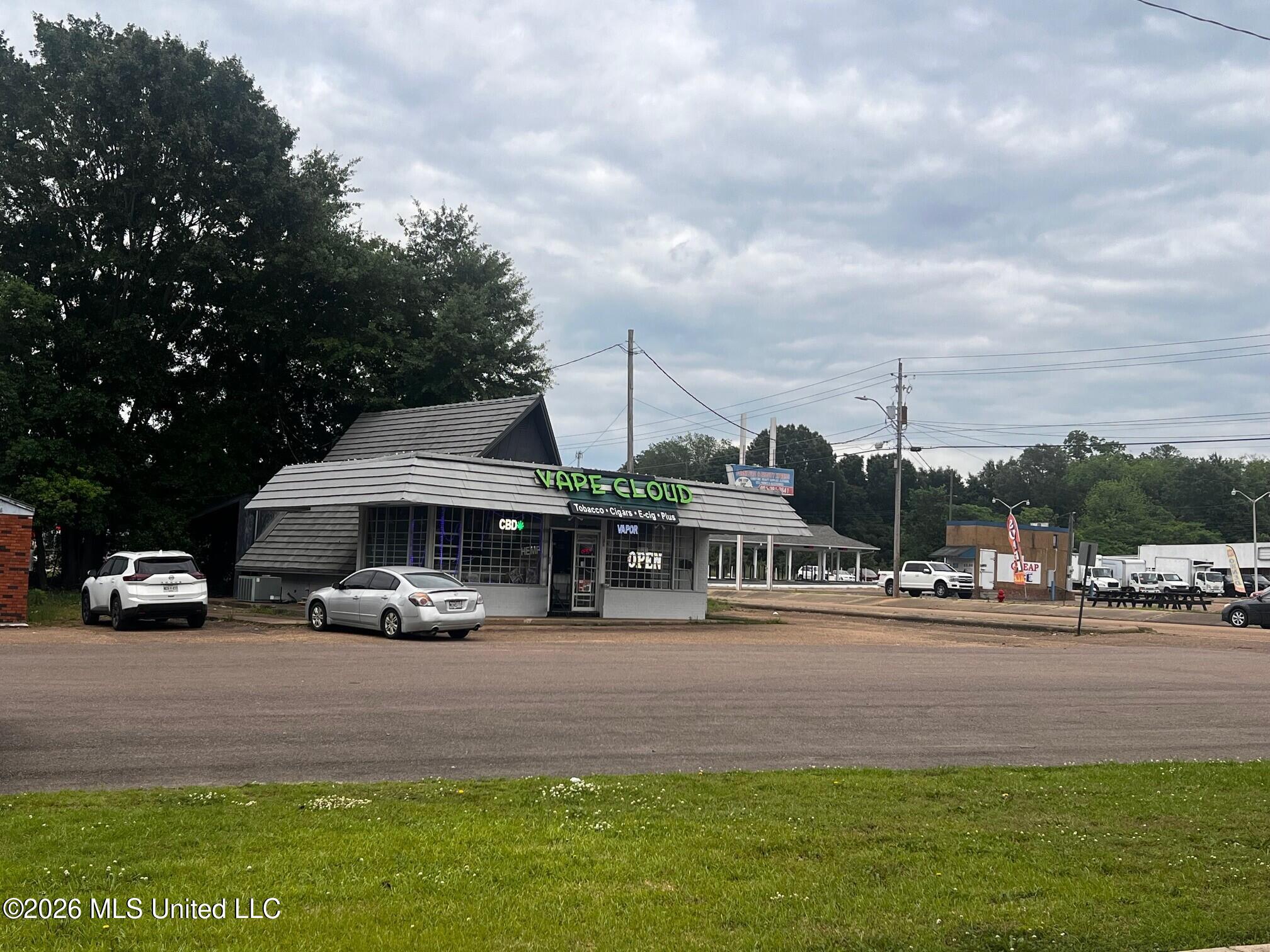 625 E Peace Street — photo