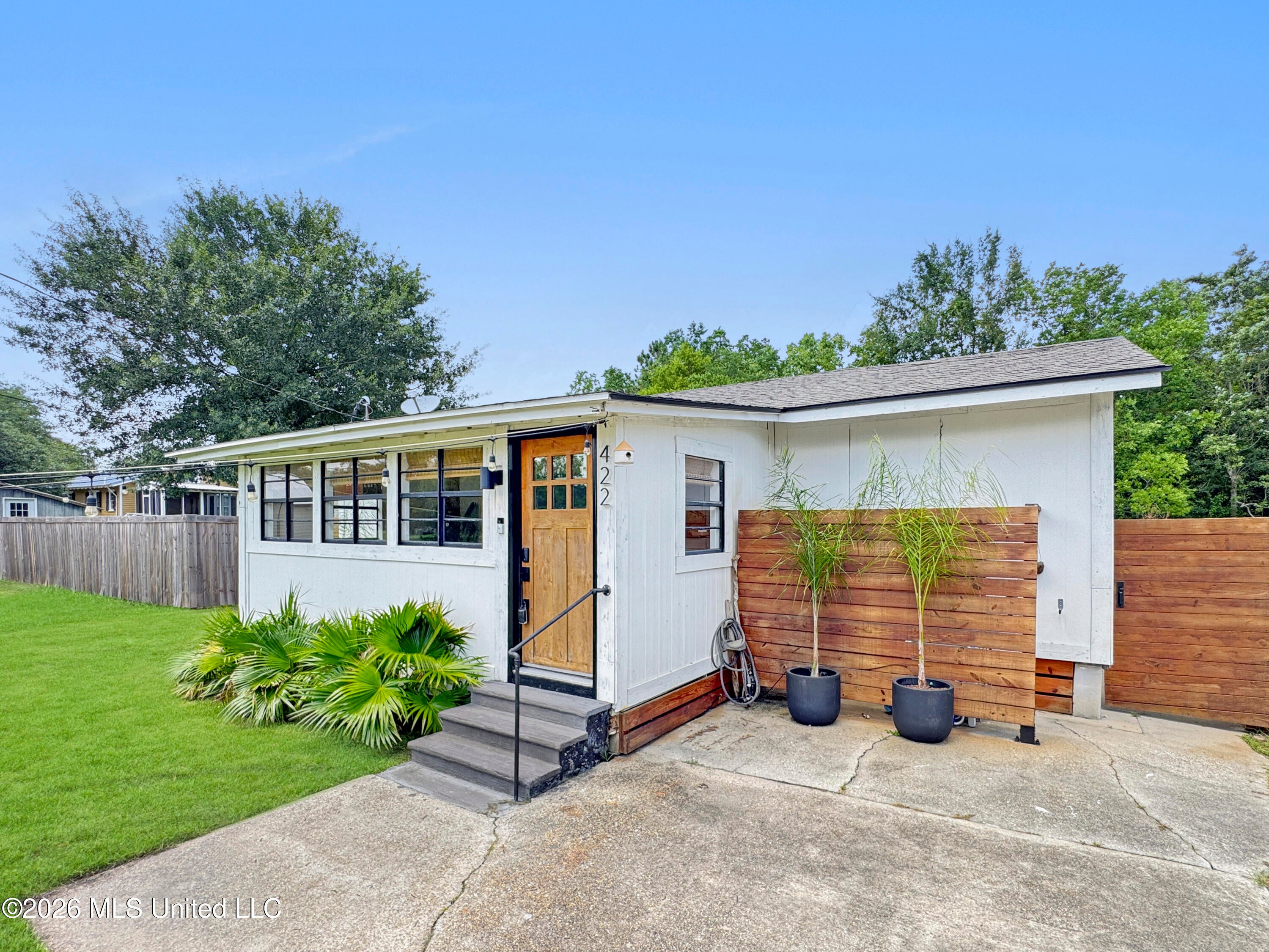 422 Merritt Street — photo