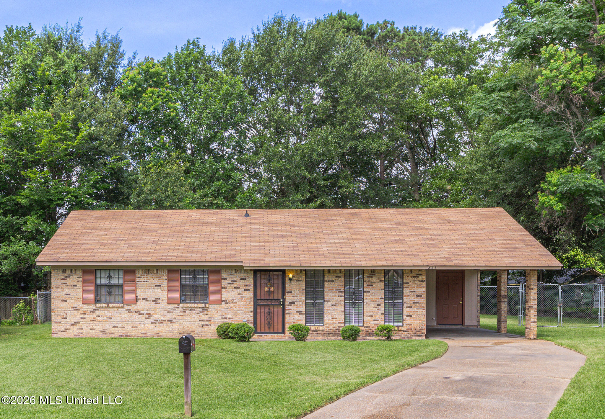 253 Rutherford B Hayes Circle — photo