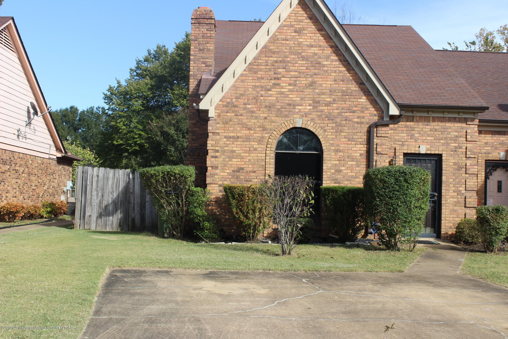 7090 Greenbriar Drive — photo