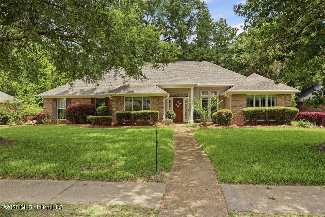 212 Cambridge Drive — photo