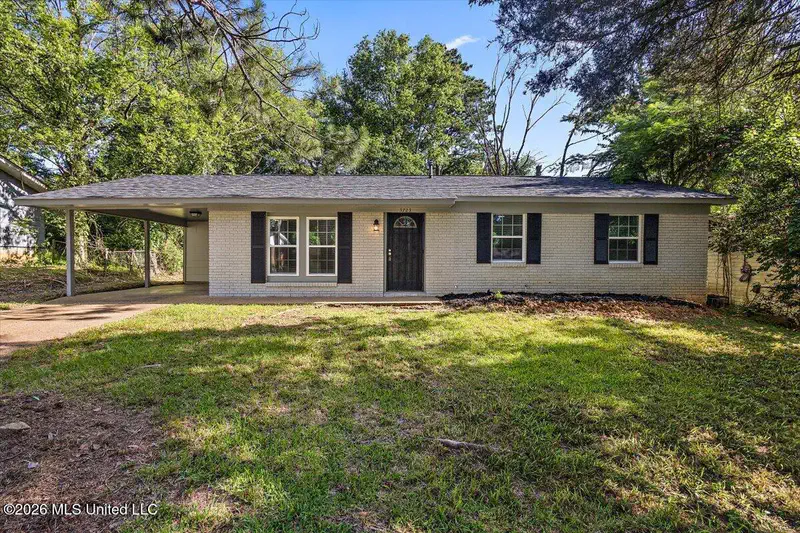 3723 John Adams Road — photo