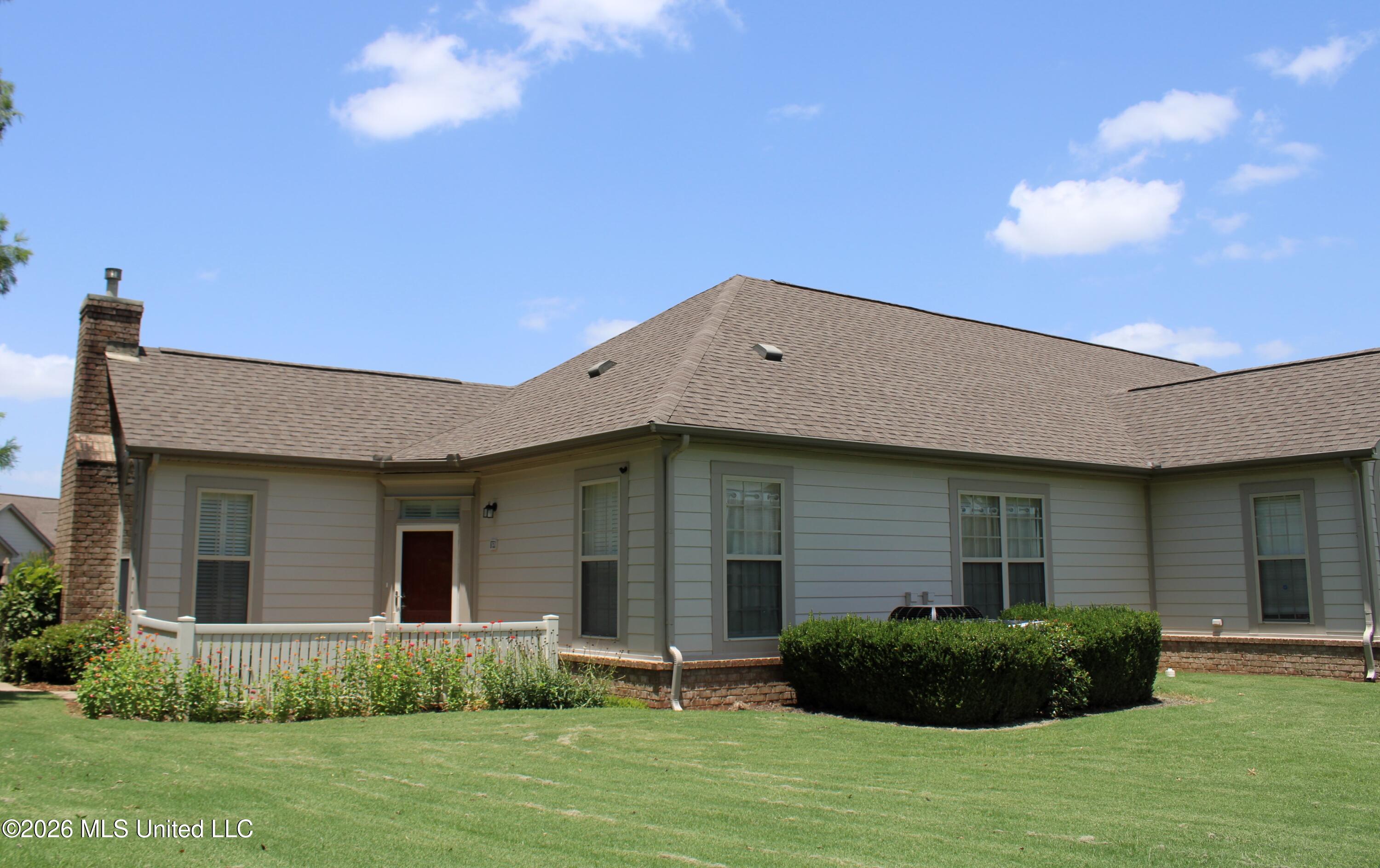 8753 Parkview Oaks Circle — photo