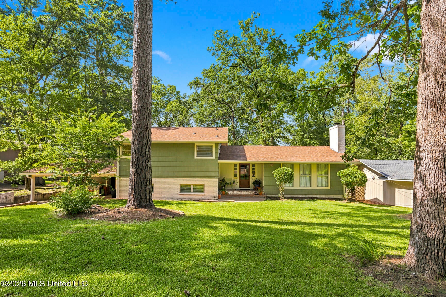 1806 Hillview Drive — photo
