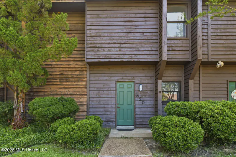 820 Planters Point Drive — photo