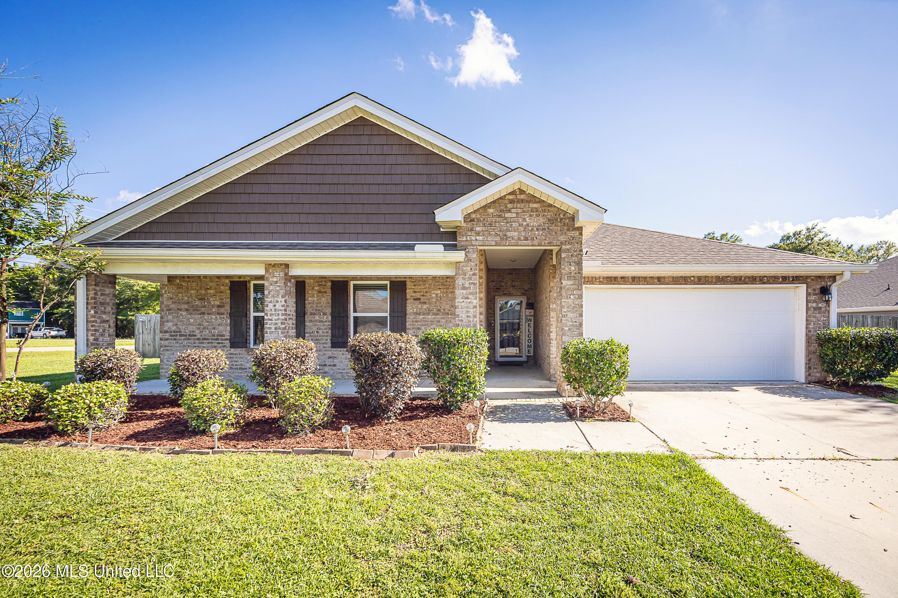 9125 Bellewood Drive — photo