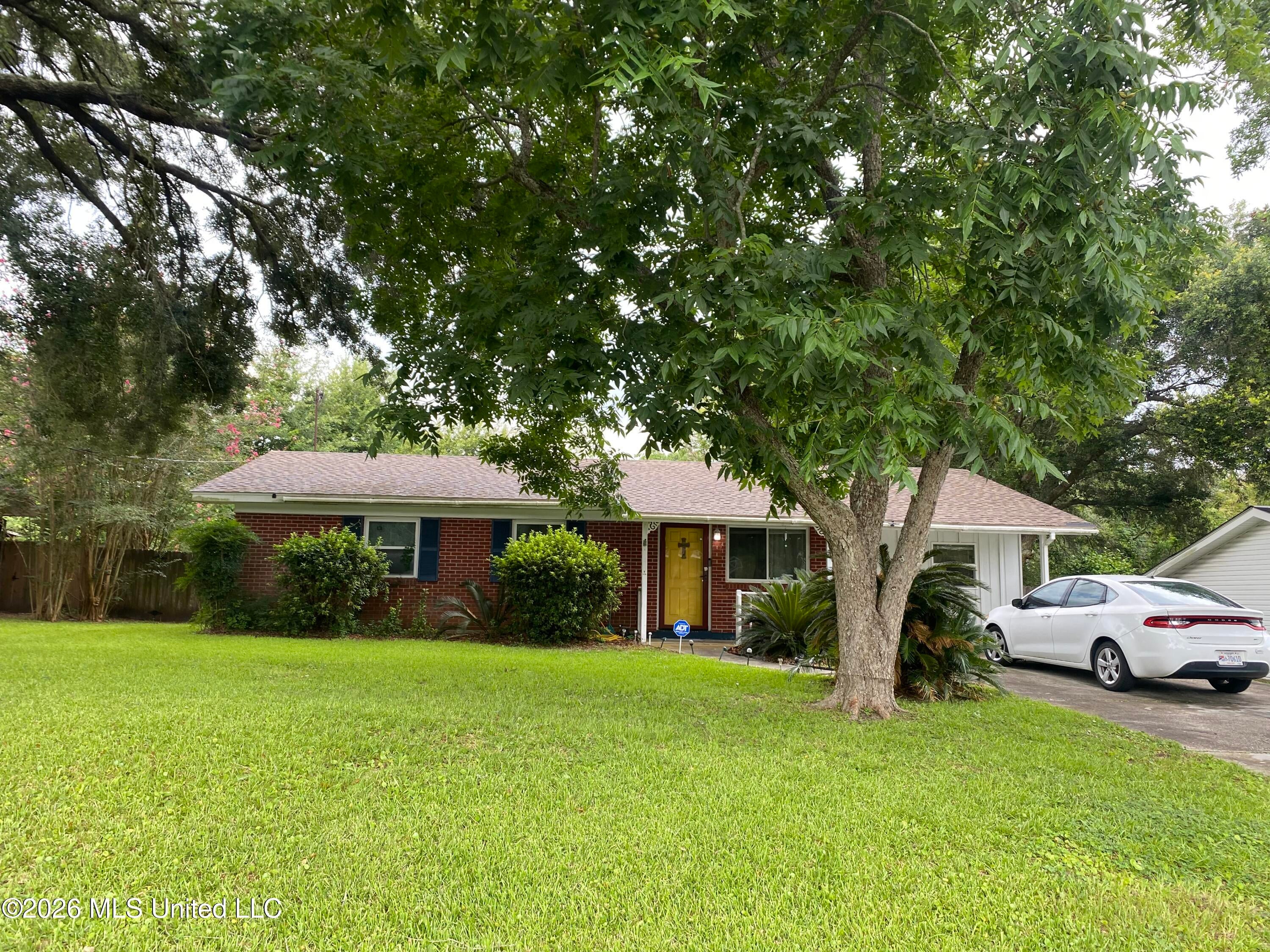 717 Carter Drive — photo