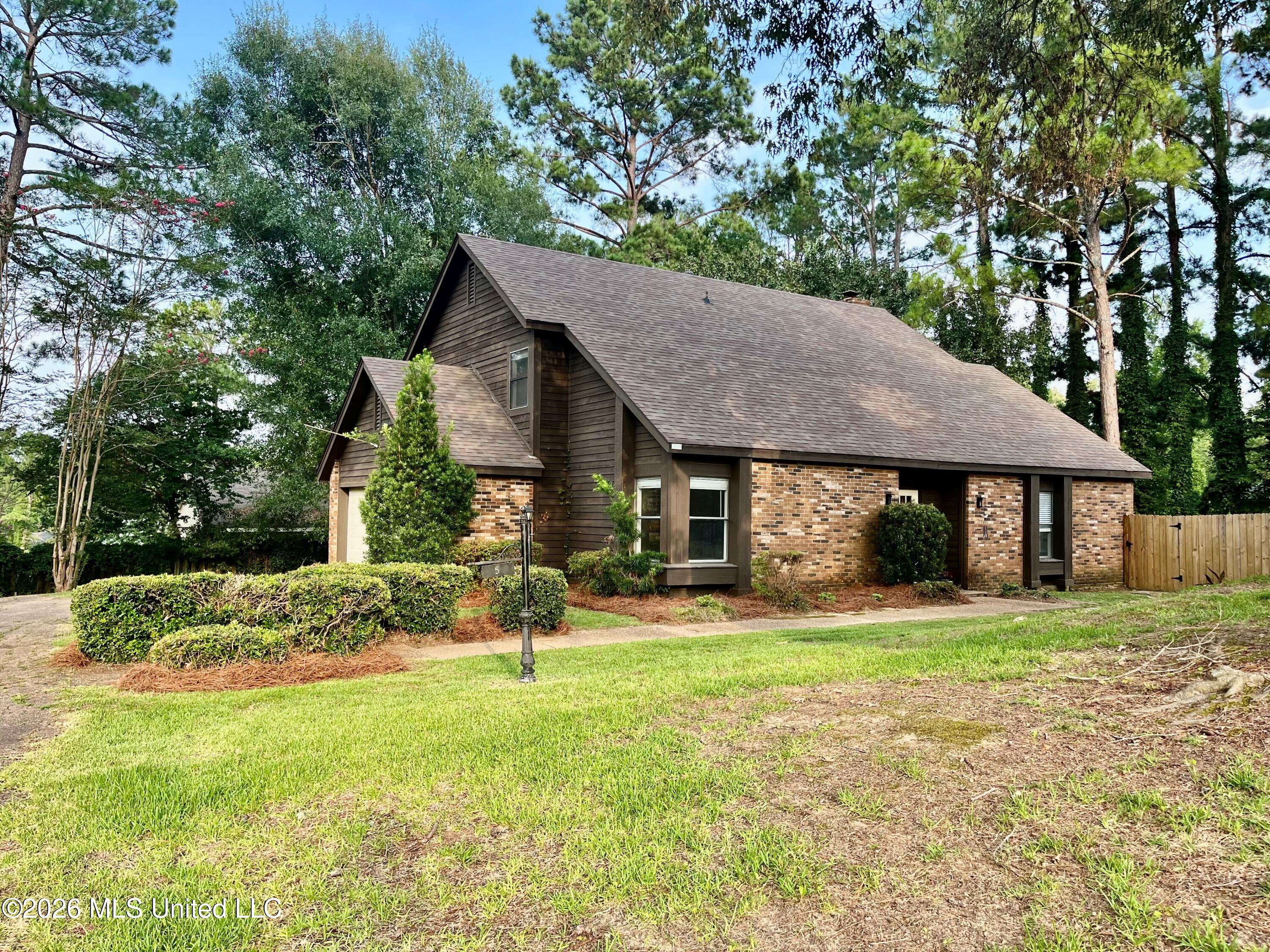 5 Dove Way Circle — photo