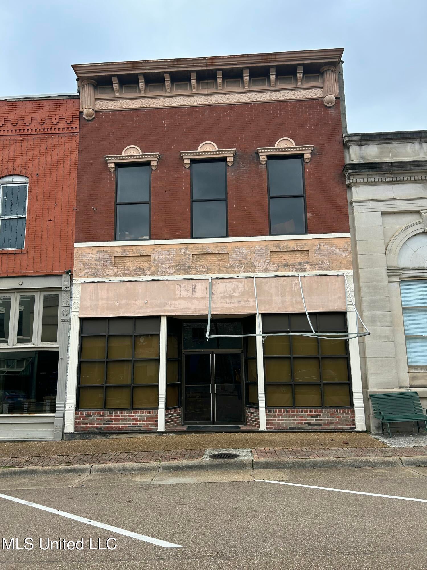 304 S Main Street — photo