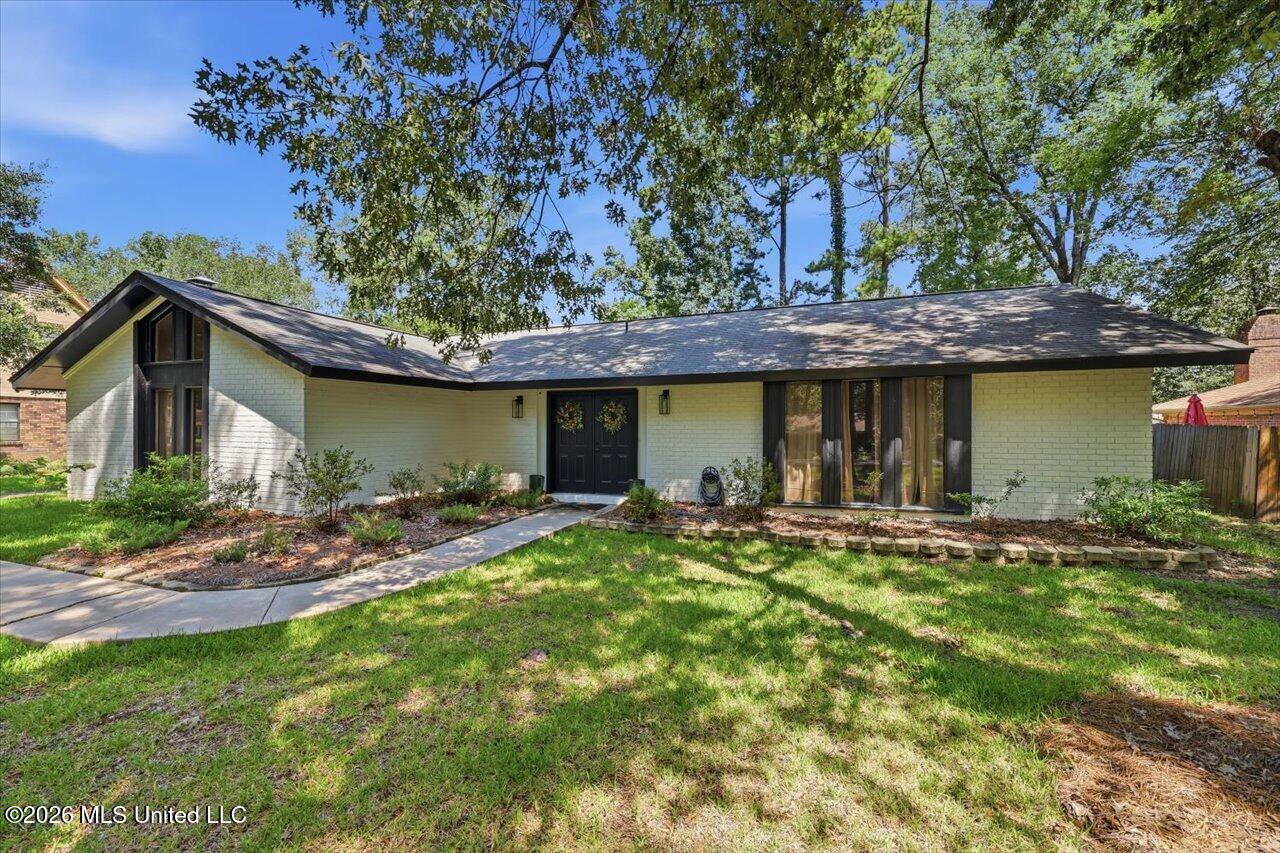 113 Poplar Drive — photo