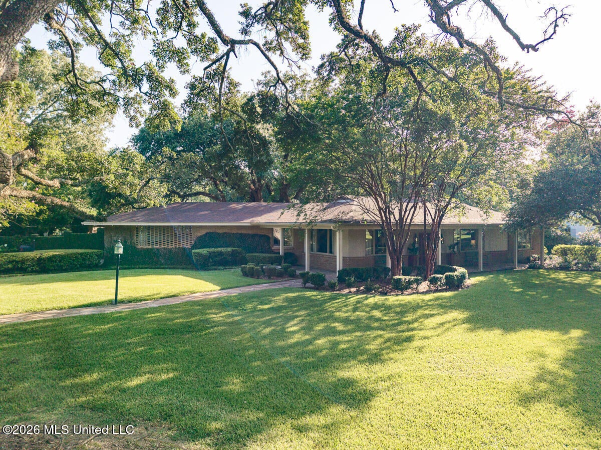 3 Bingaman Lane — photo