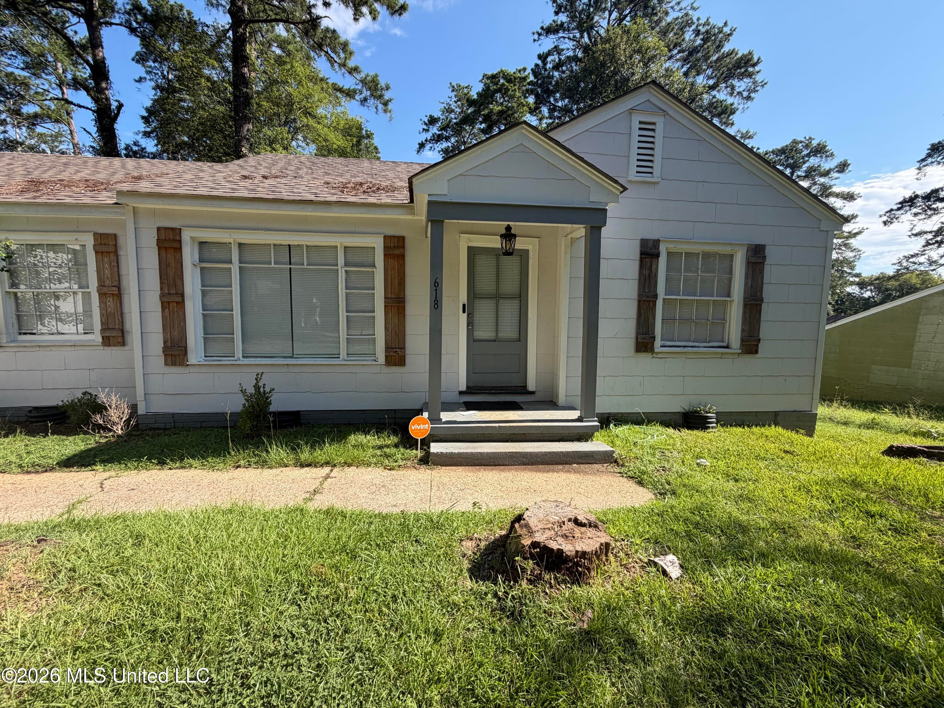 618 Launcelot Road — photo