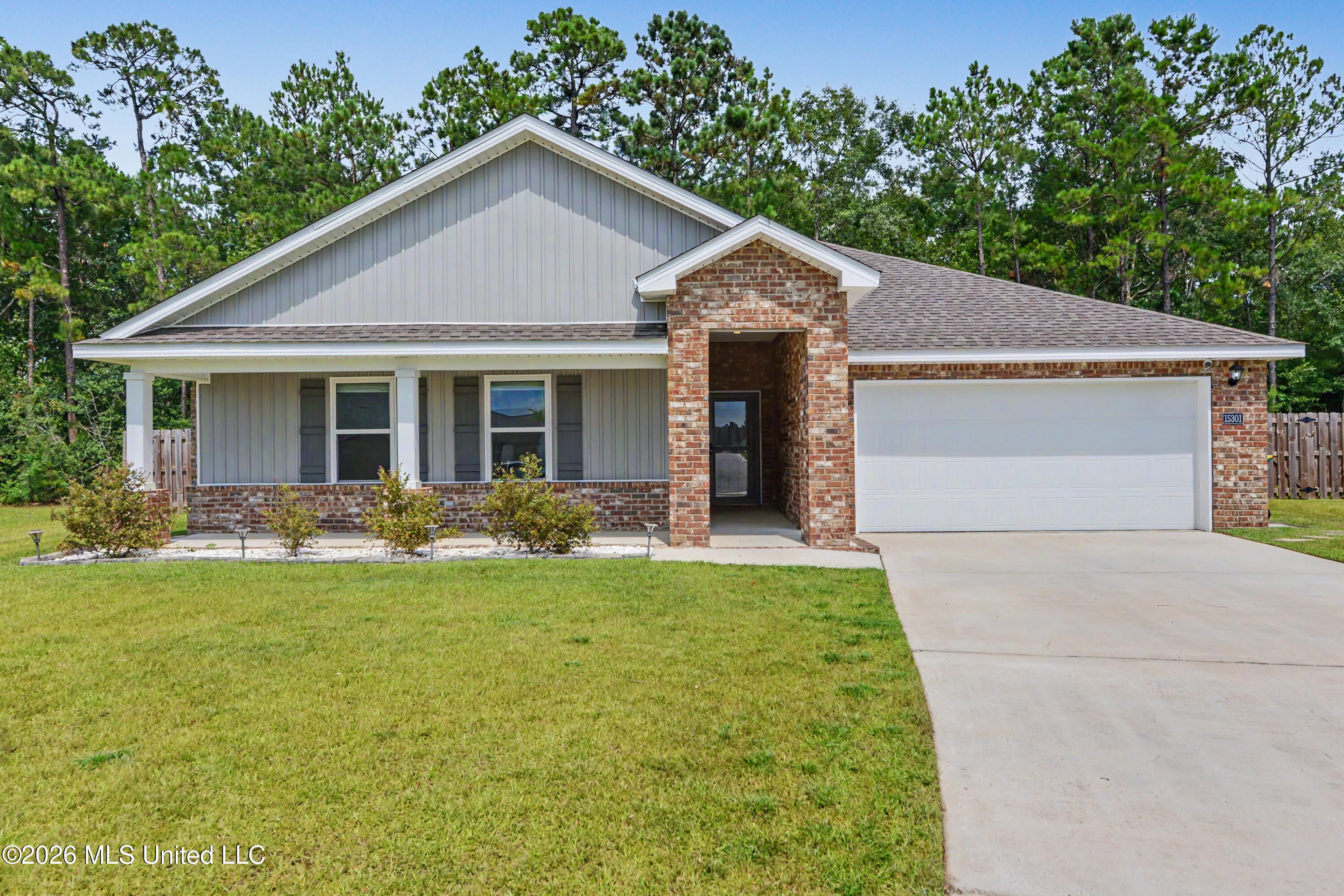 15301 Leighwood Lane — photo