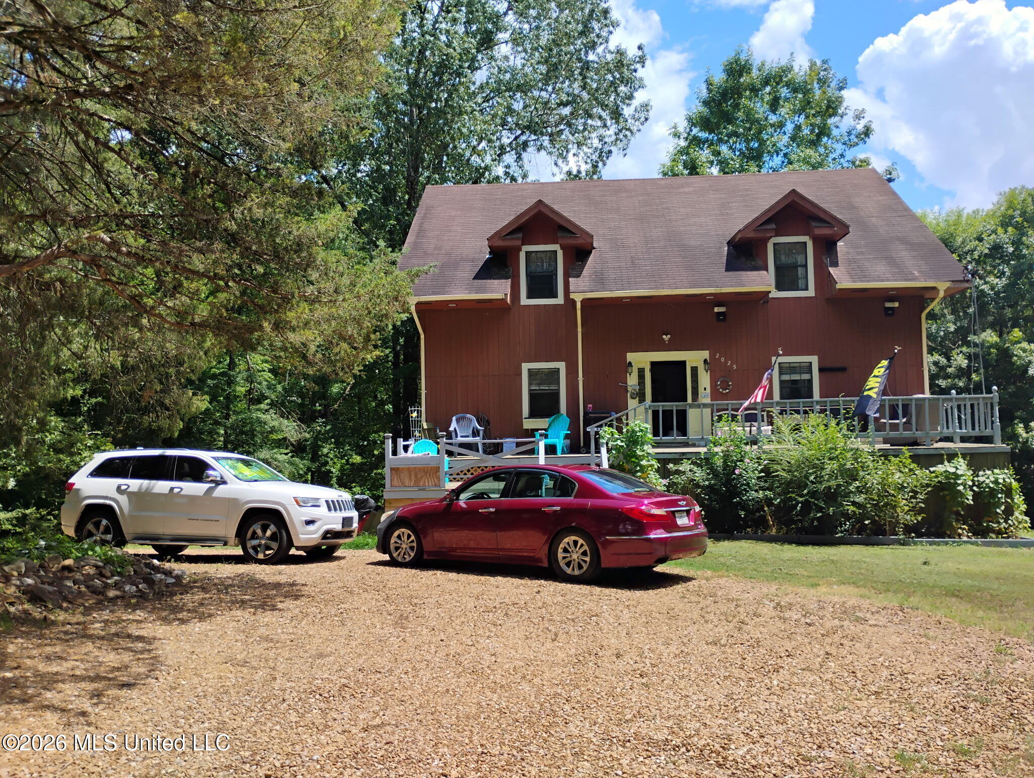 2025 Hendrix Road — photo