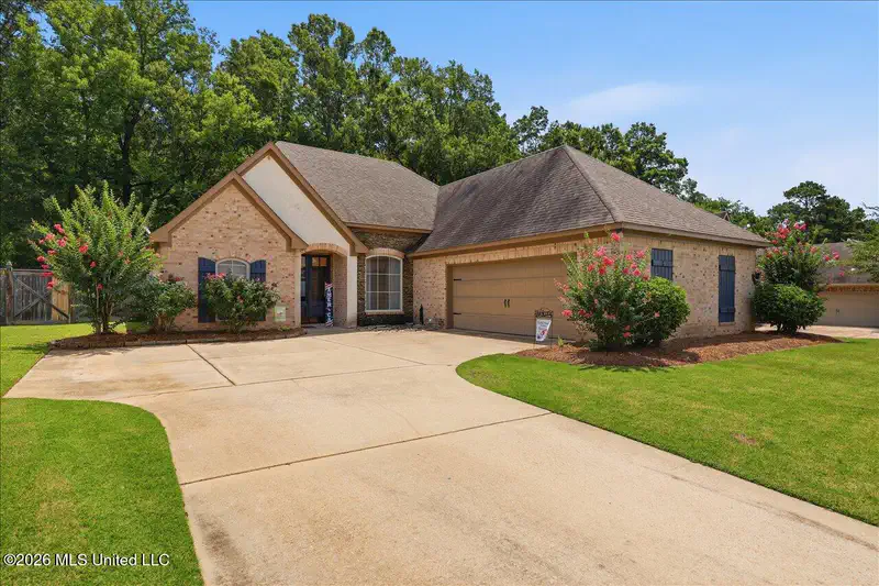 200 Belle Oak Drive — photo