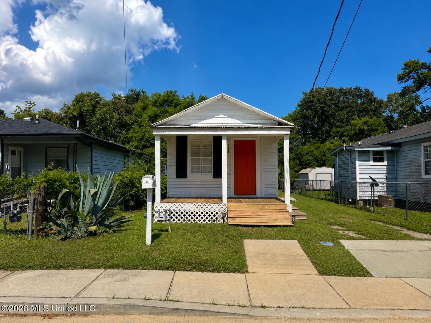 212 Bowen Street — photo