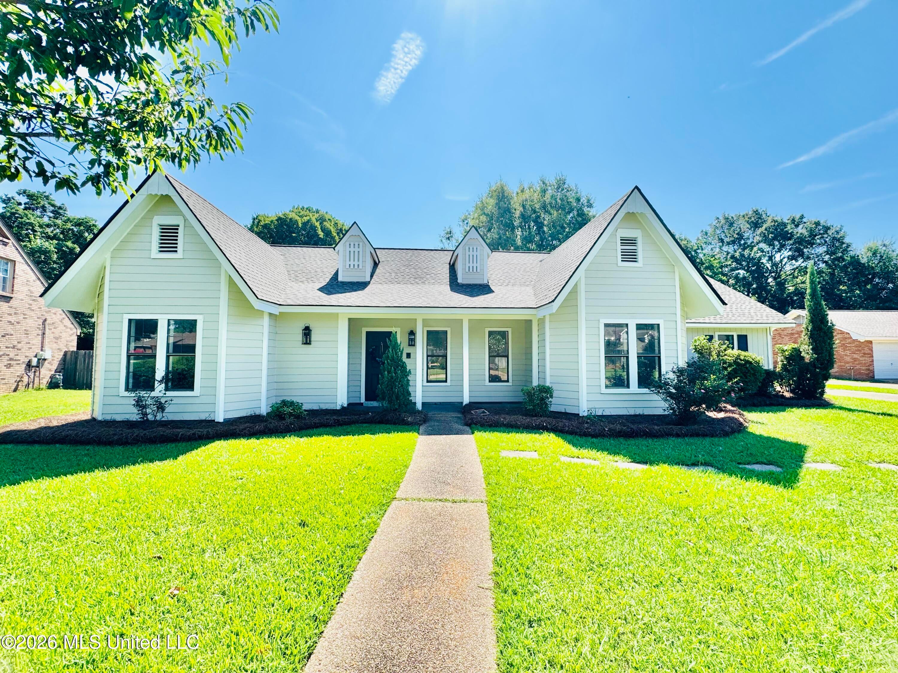 124 Westlake Drive — photo