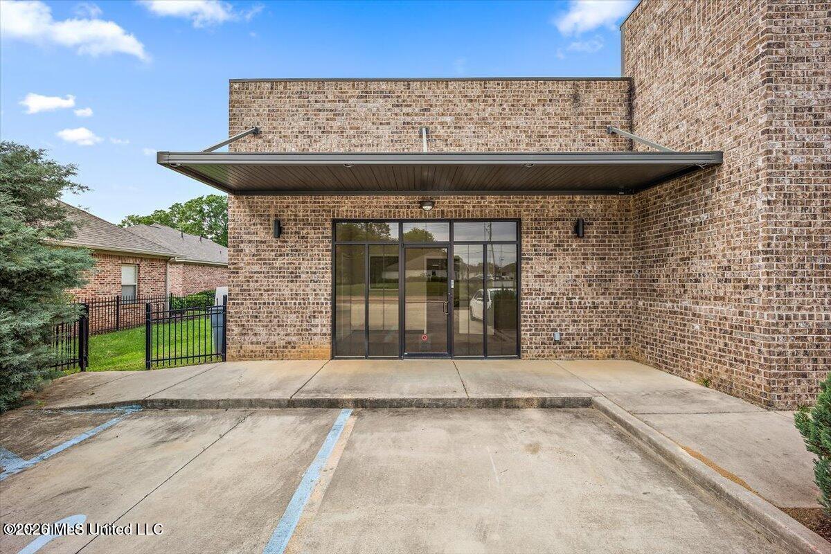 1082 Gluckstadt Road — photo
