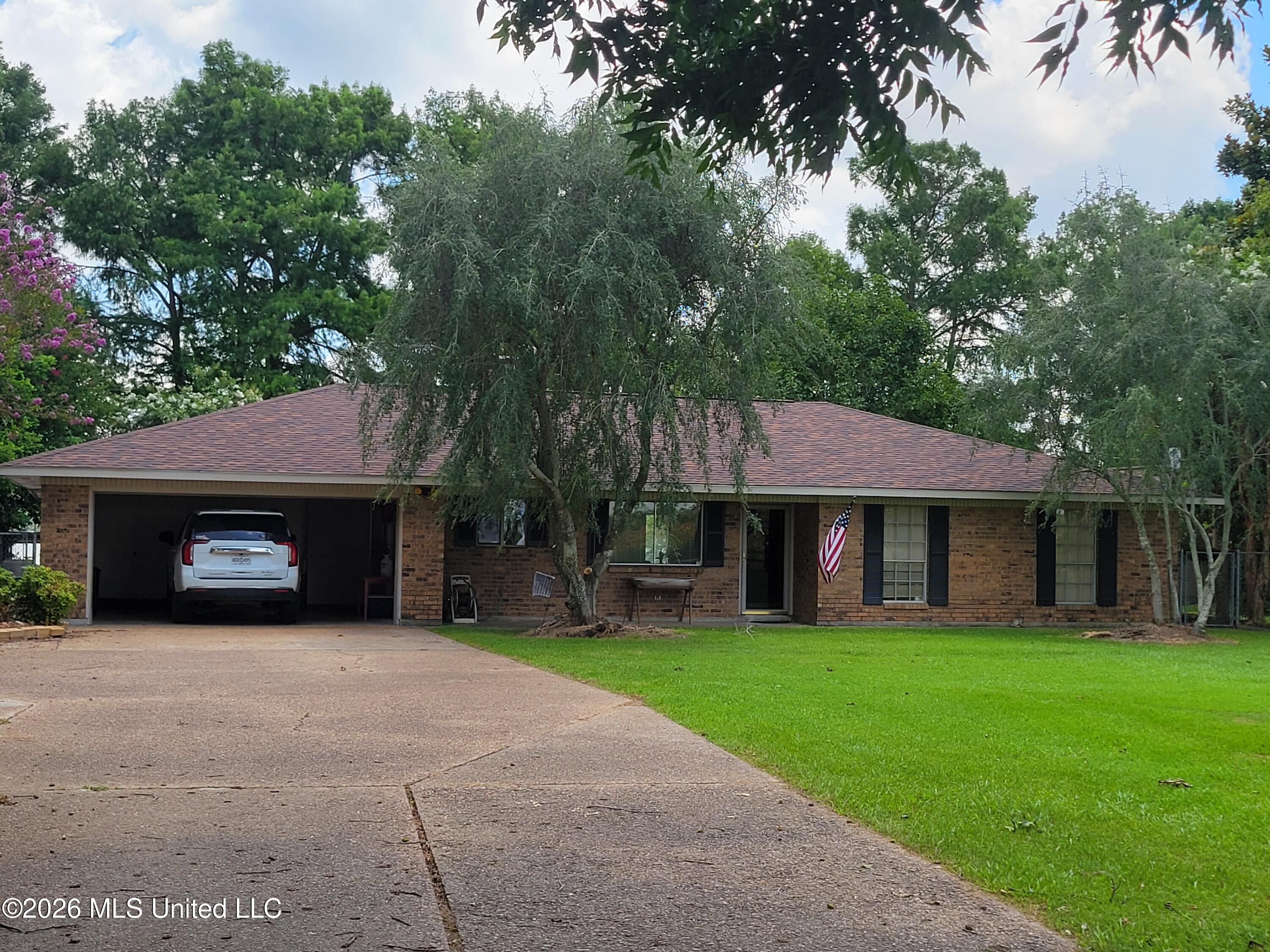 408 Louisiana 569 — photo