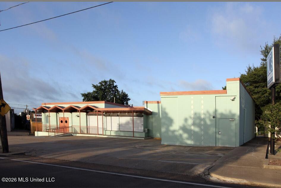 2725 N State Street — photo
