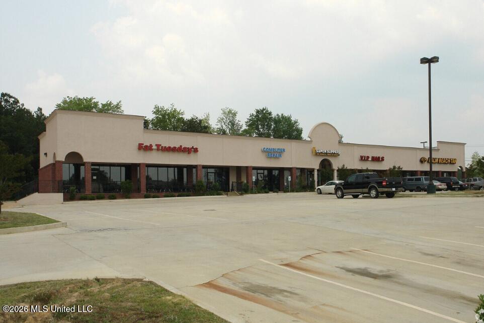 6923 Old Canton Road — photo