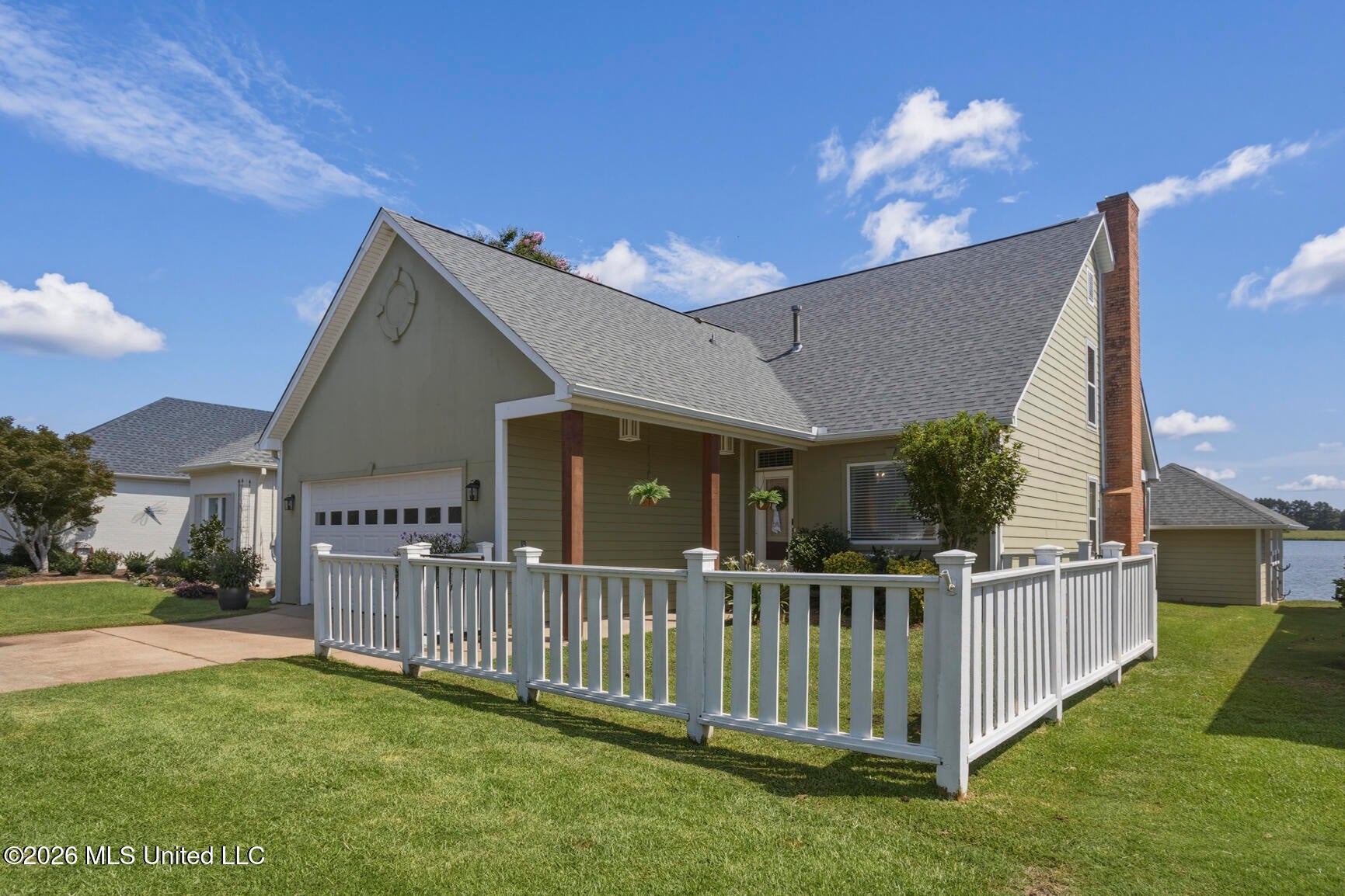 128 Bridge Water Dr — photo