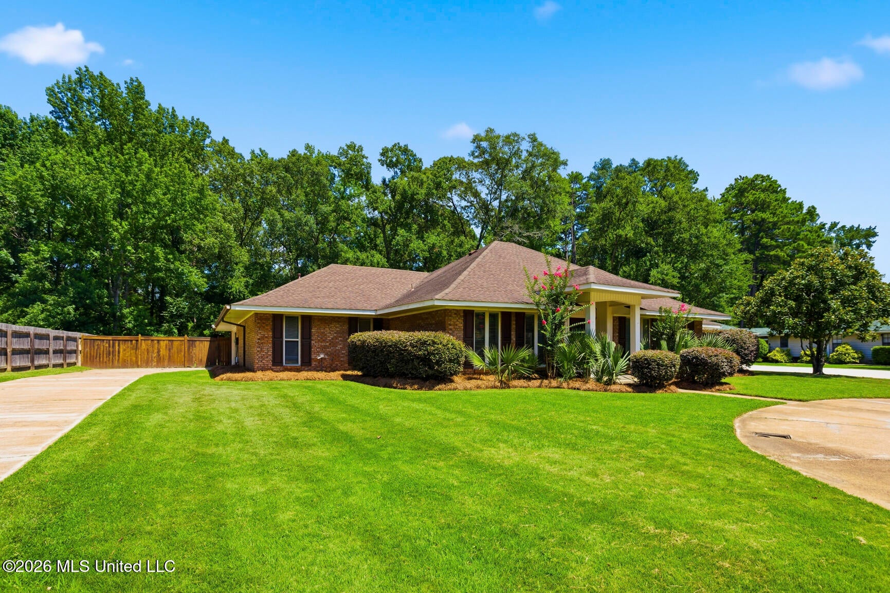 96 Summit Ridge Drive — photo