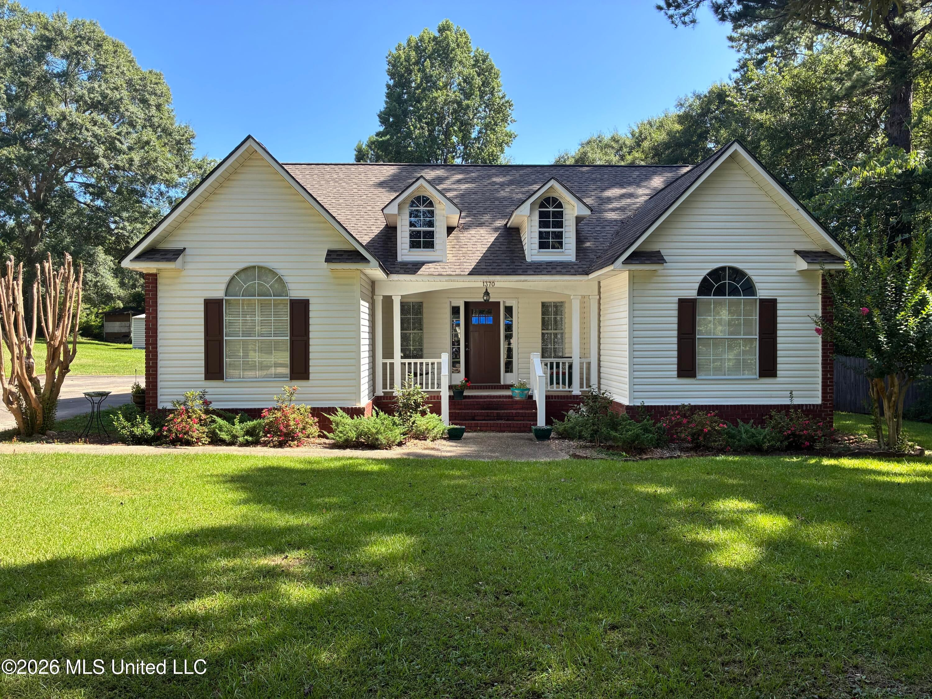 1370 Dan Street — photo