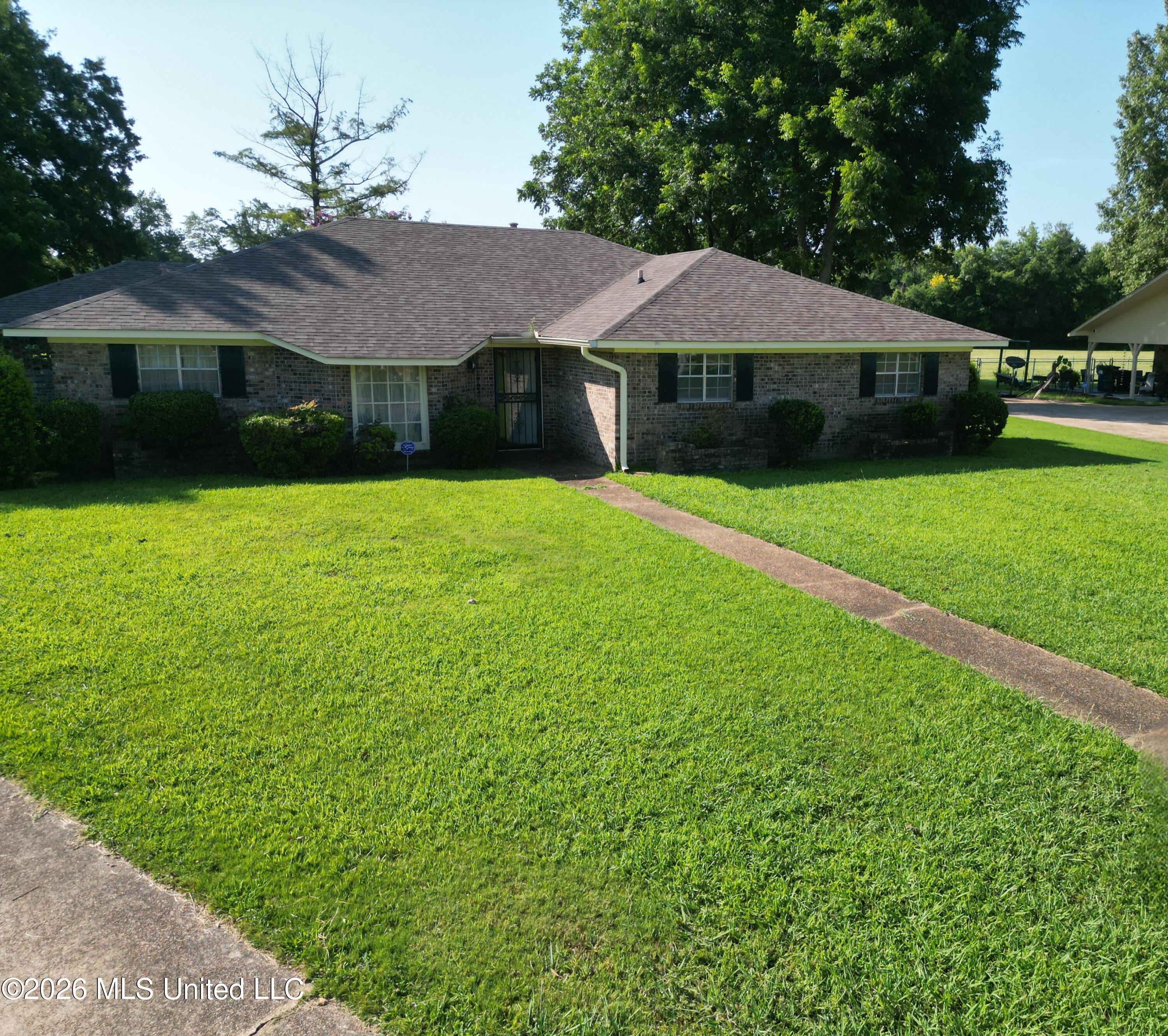 115 Belvedere Court — photo