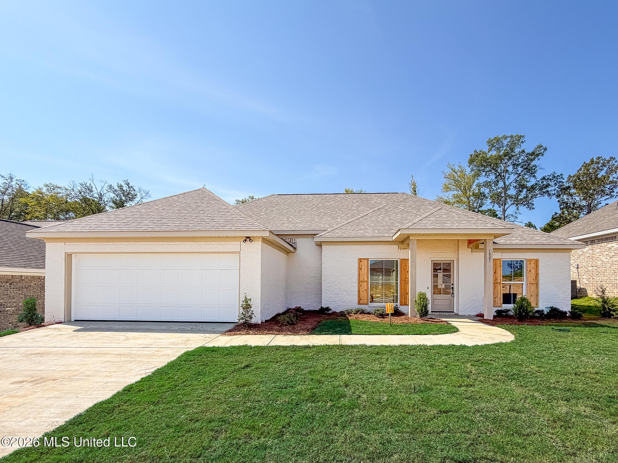1001 Riverside Lane — photo