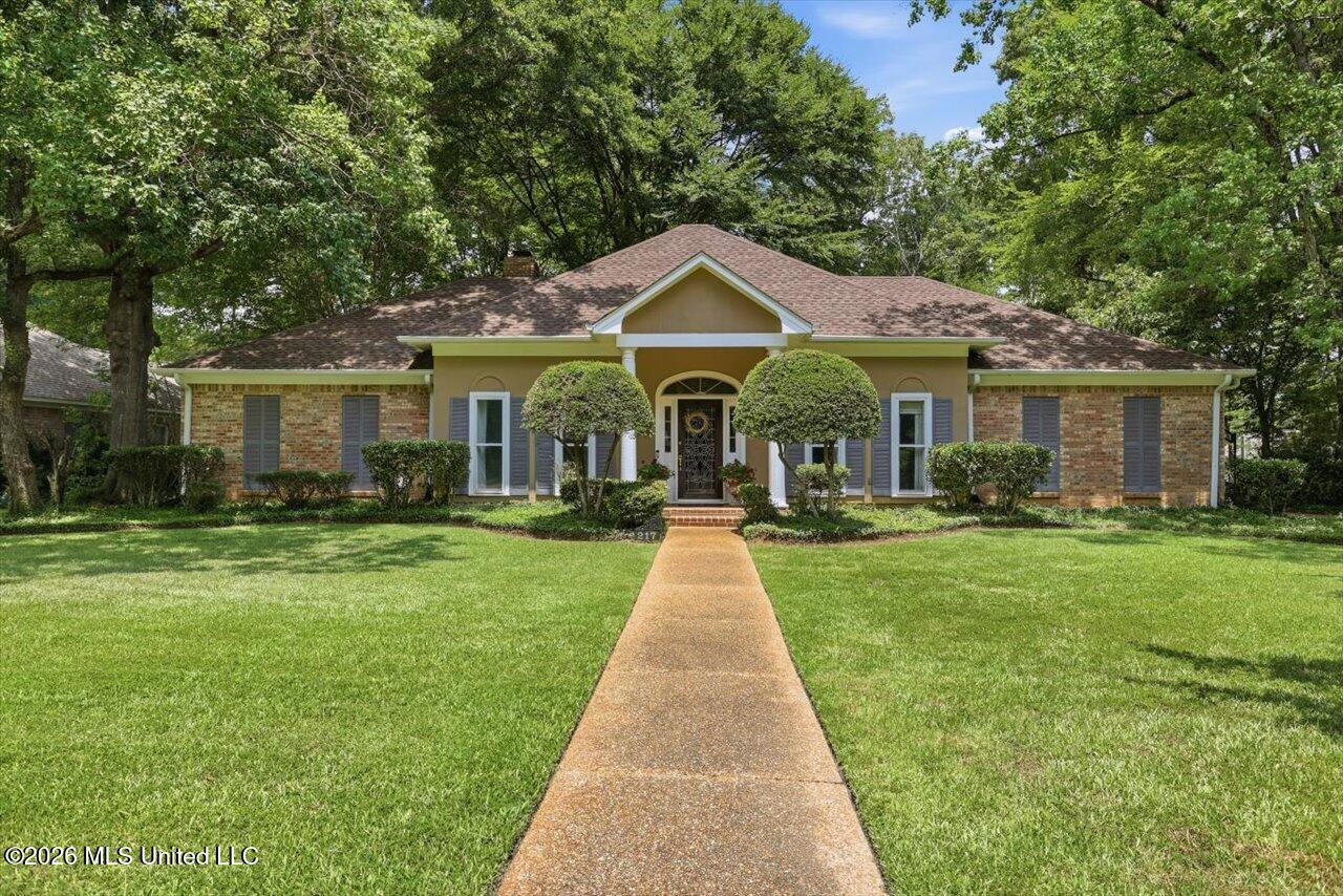 217 Oak Hollow Drive — photo