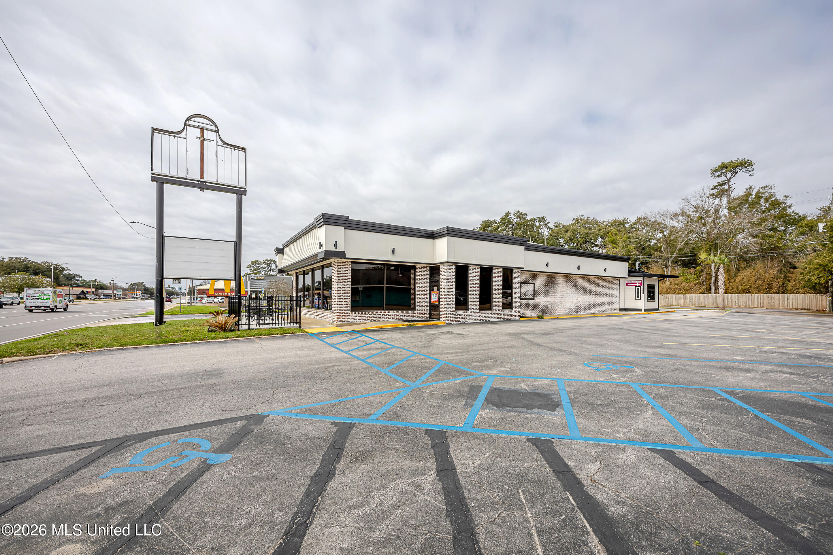 1407 Bienville Boulevard — photo