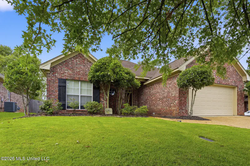709 Wedgewood Court — photo
