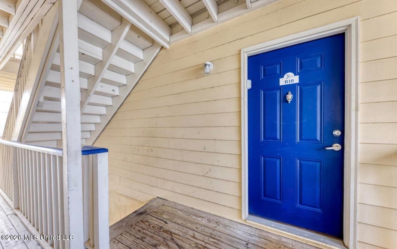 2421 Beachview Drive — photo