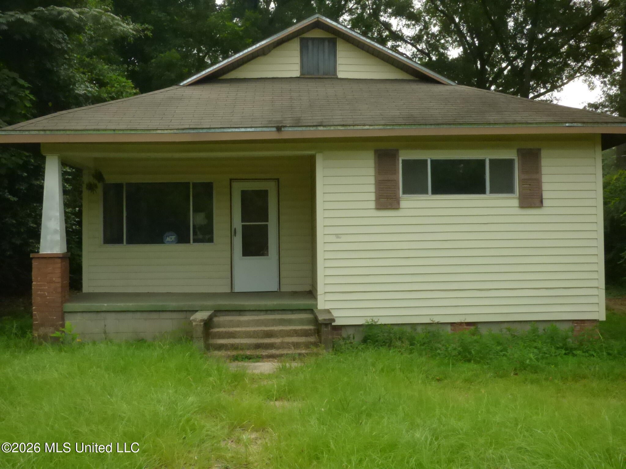 320 N Locust Street — photo