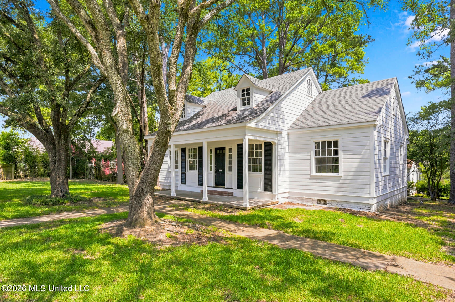 1224 E Fortification Street — photo