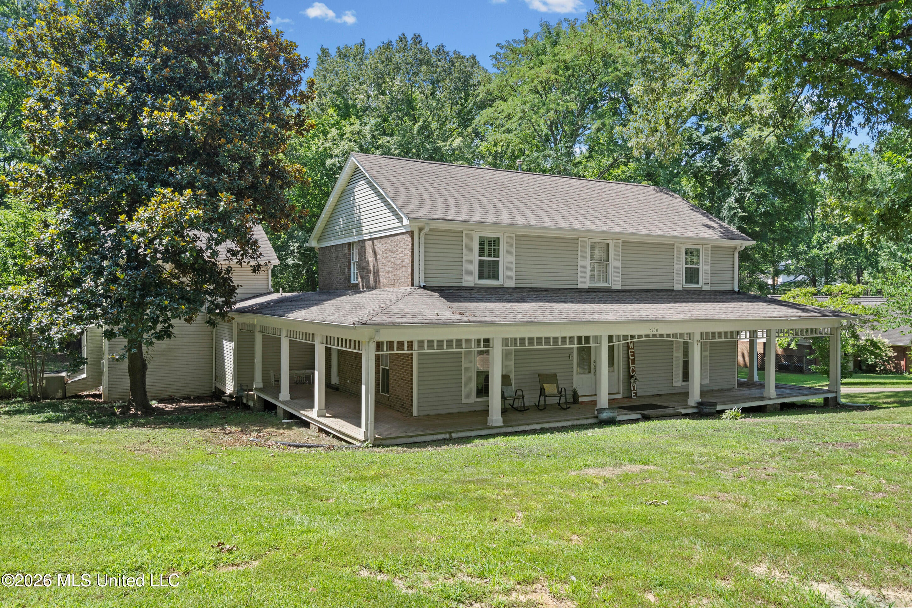 7130 Country Oaks Drive — photo